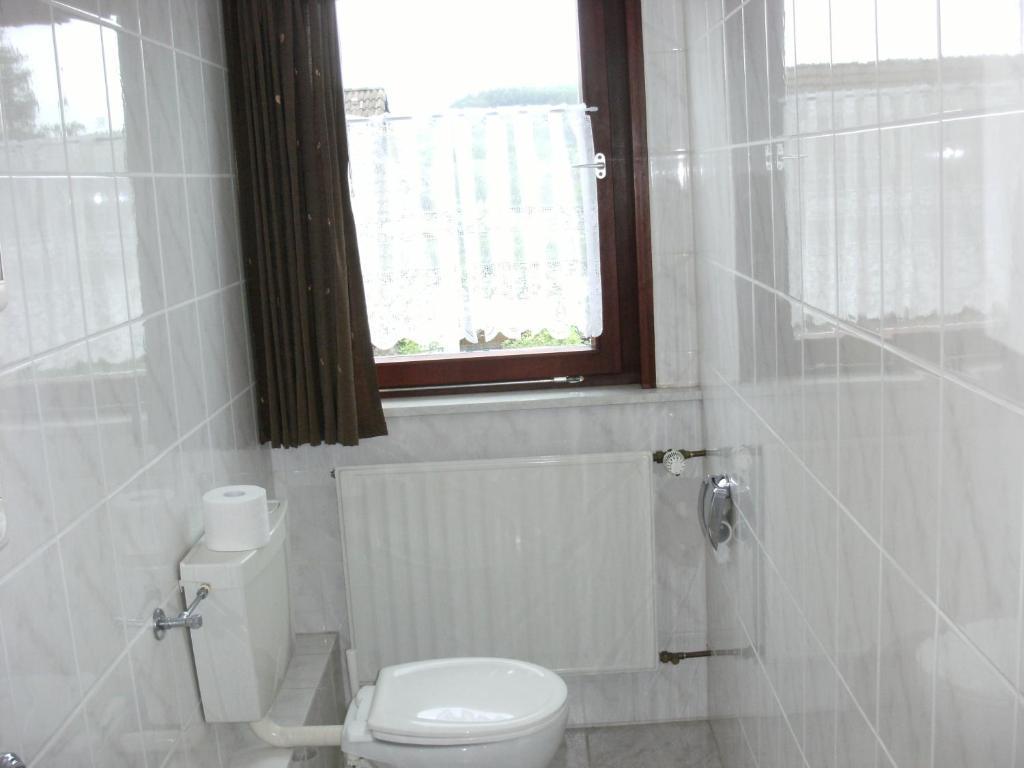 ホテル Haus Sonneneck メーデバッハ 部屋 写真